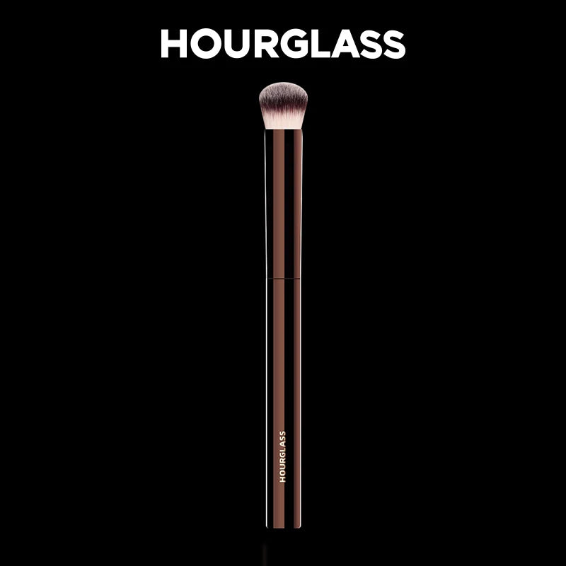 “Soft fiber concealer brush, seamless finish, stylish design, perfect for smooth makeup application.”
