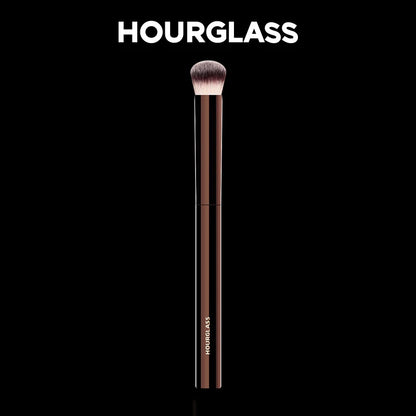 “Soft fiber concealer brush, seamless finish, stylish design, perfect for smooth makeup application.”