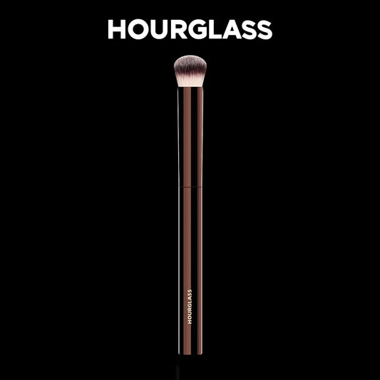 “Soft fiber concealer brush, seamless finish, stylish design, perfect for smooth makeup application.”