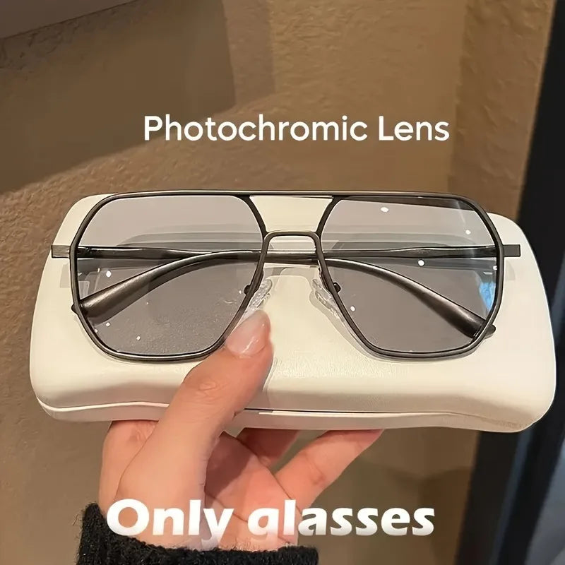 “Square polarized photochromic glasses with metal frame, ideal for driving.”