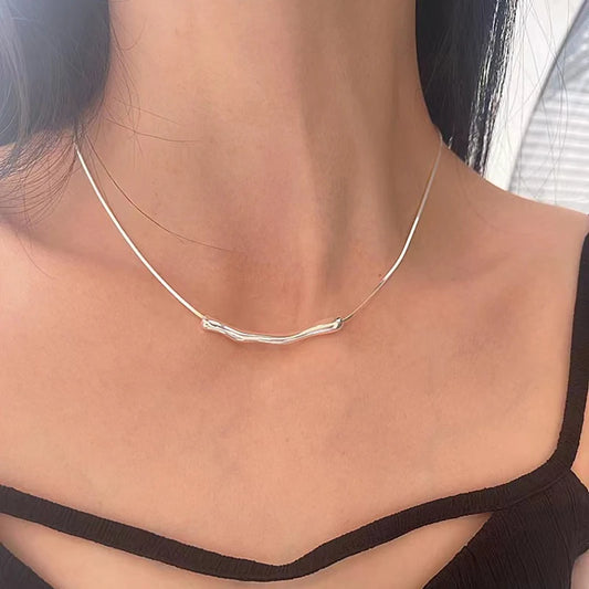 “European & American Style Simple Gold Stainless Steel Collarbone Chain – Short Necklace for Women”