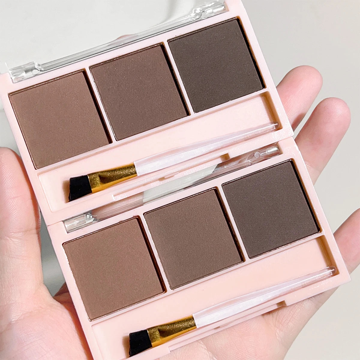 “3-Color Brow Powder Set with Brush, long-lasting, natural, versatile contour, color-resistant makeup.”